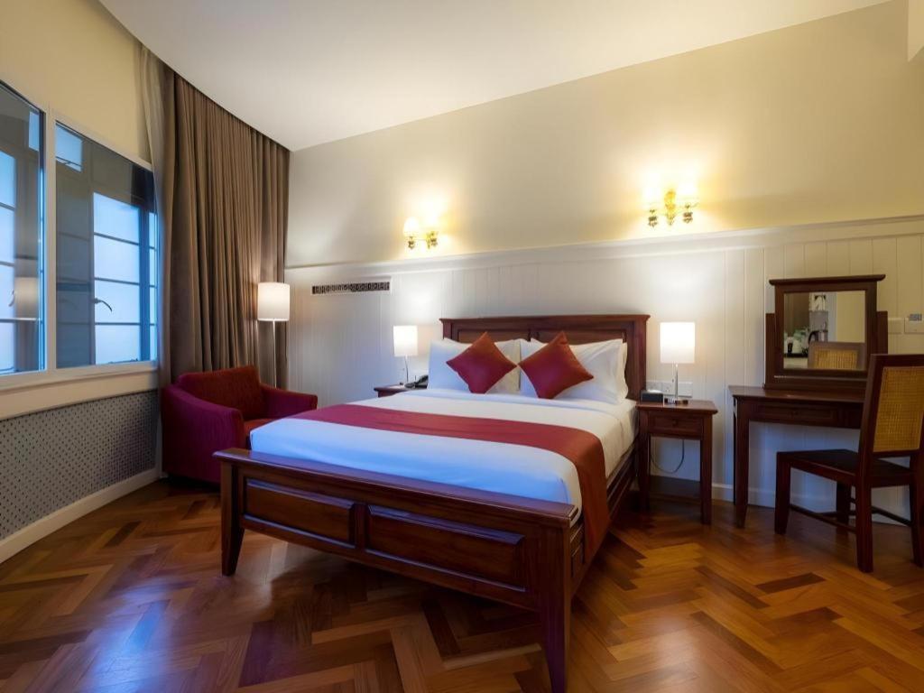 The Chambers George Town